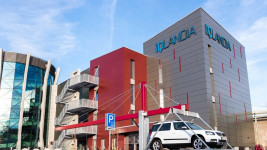 IQ Zvedni auto před iQLANDIÍ menší